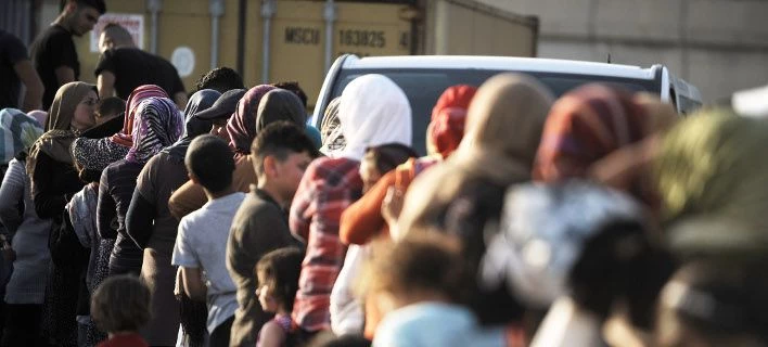 Στον Πειραιά έφτασαν 79 μετανάστες από τη Μυτιλήνη